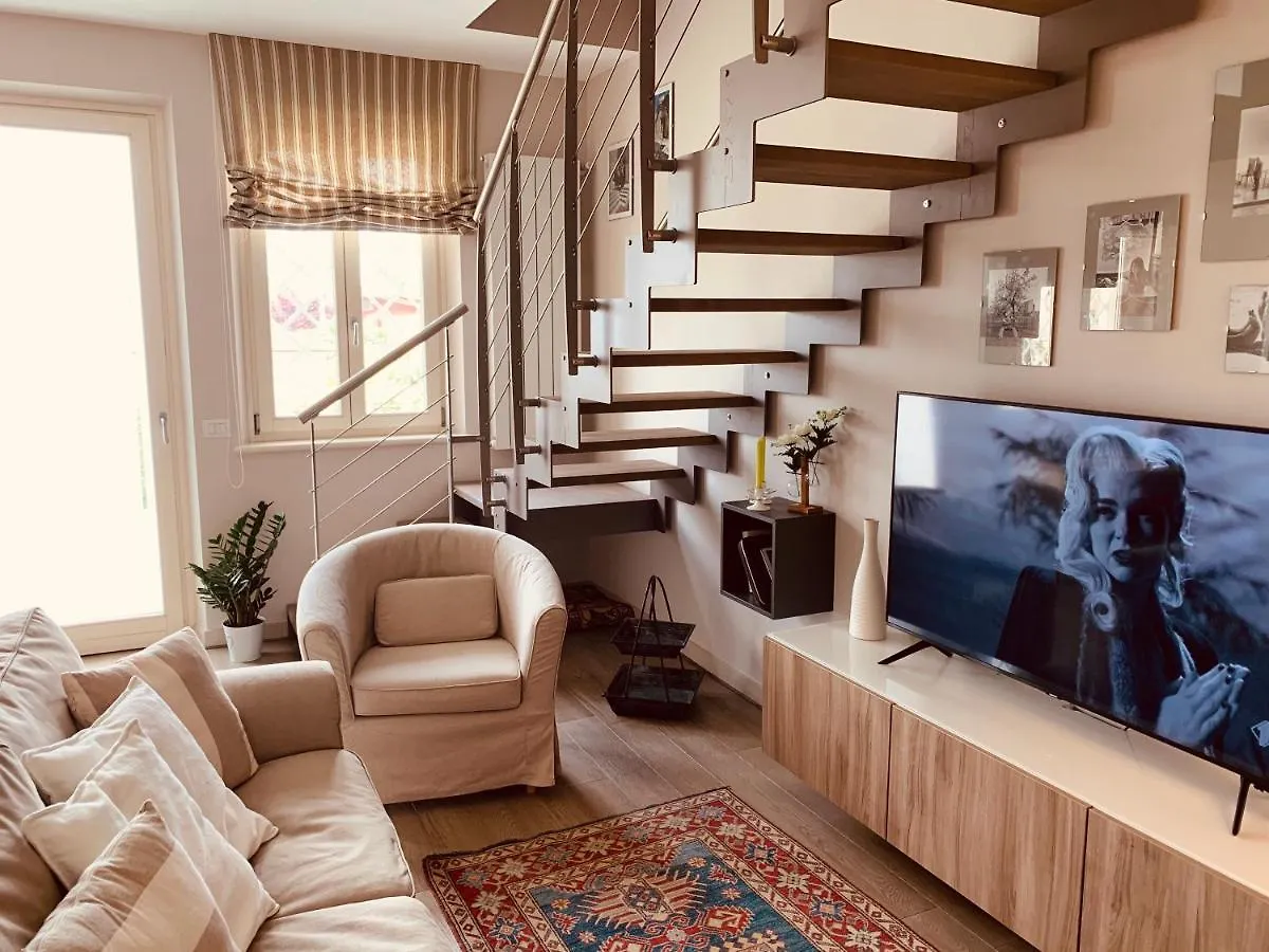 Cb House Tuscany Pietrasanta Italia